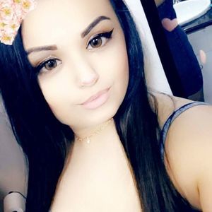 Meet your Posher, Yvette